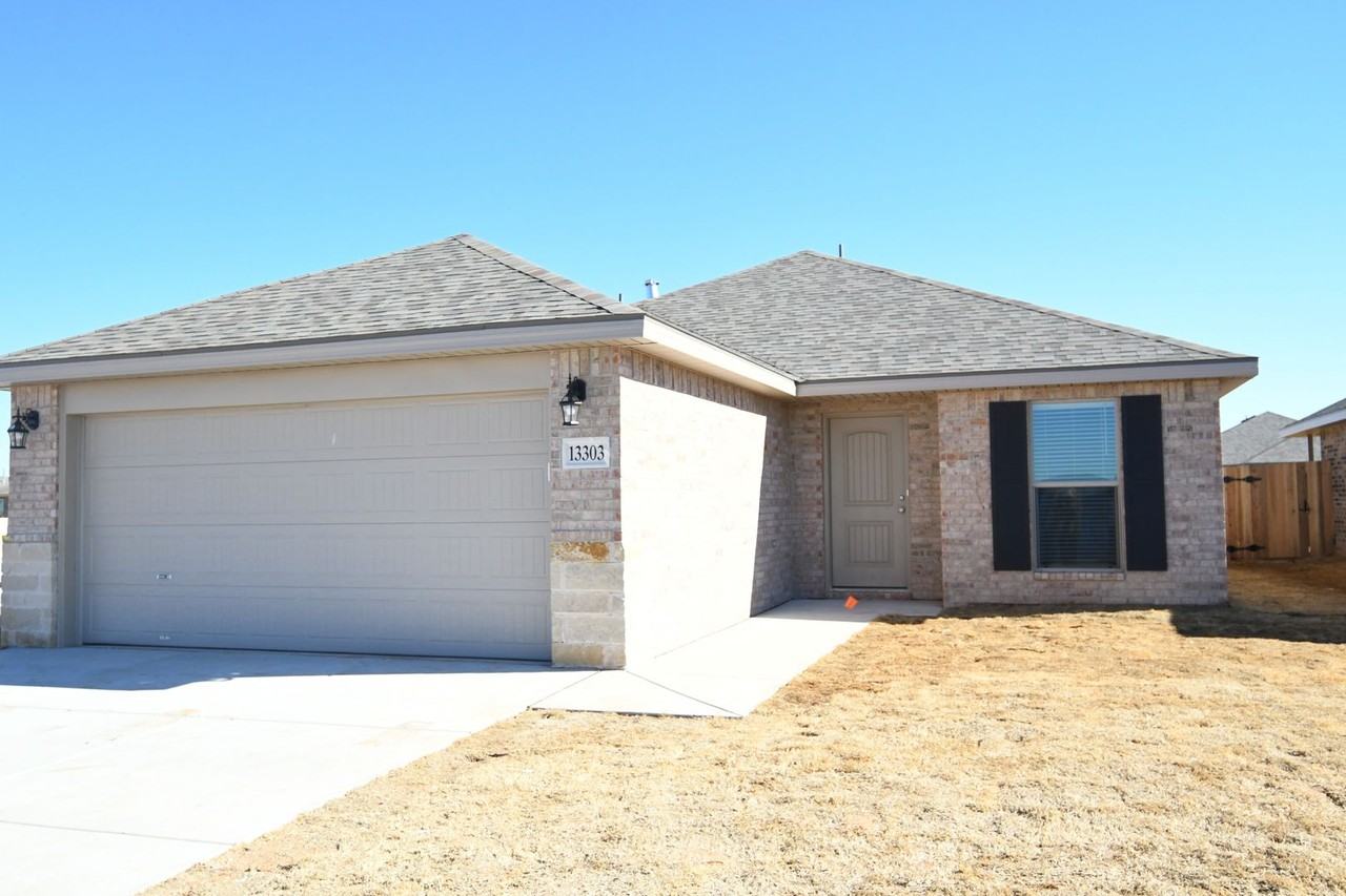 13303 Vernon Ave - Photo 2 of 38