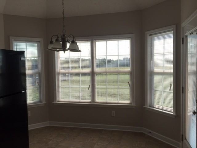 1114 Stratus Dr - Photo 3 of 9