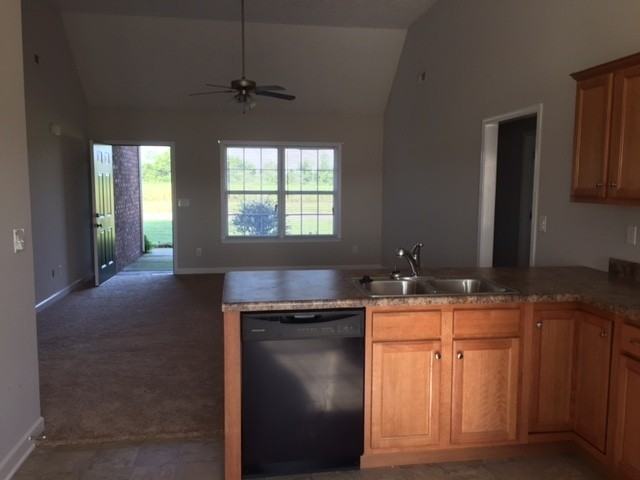 1114 Stratus Dr - Photo 4 of 9