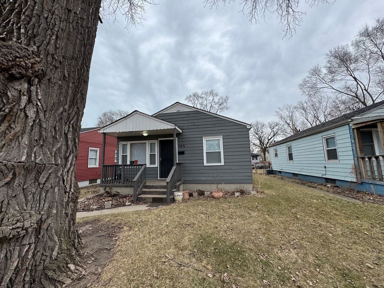 749 Hovey St - Photo 2 of 31