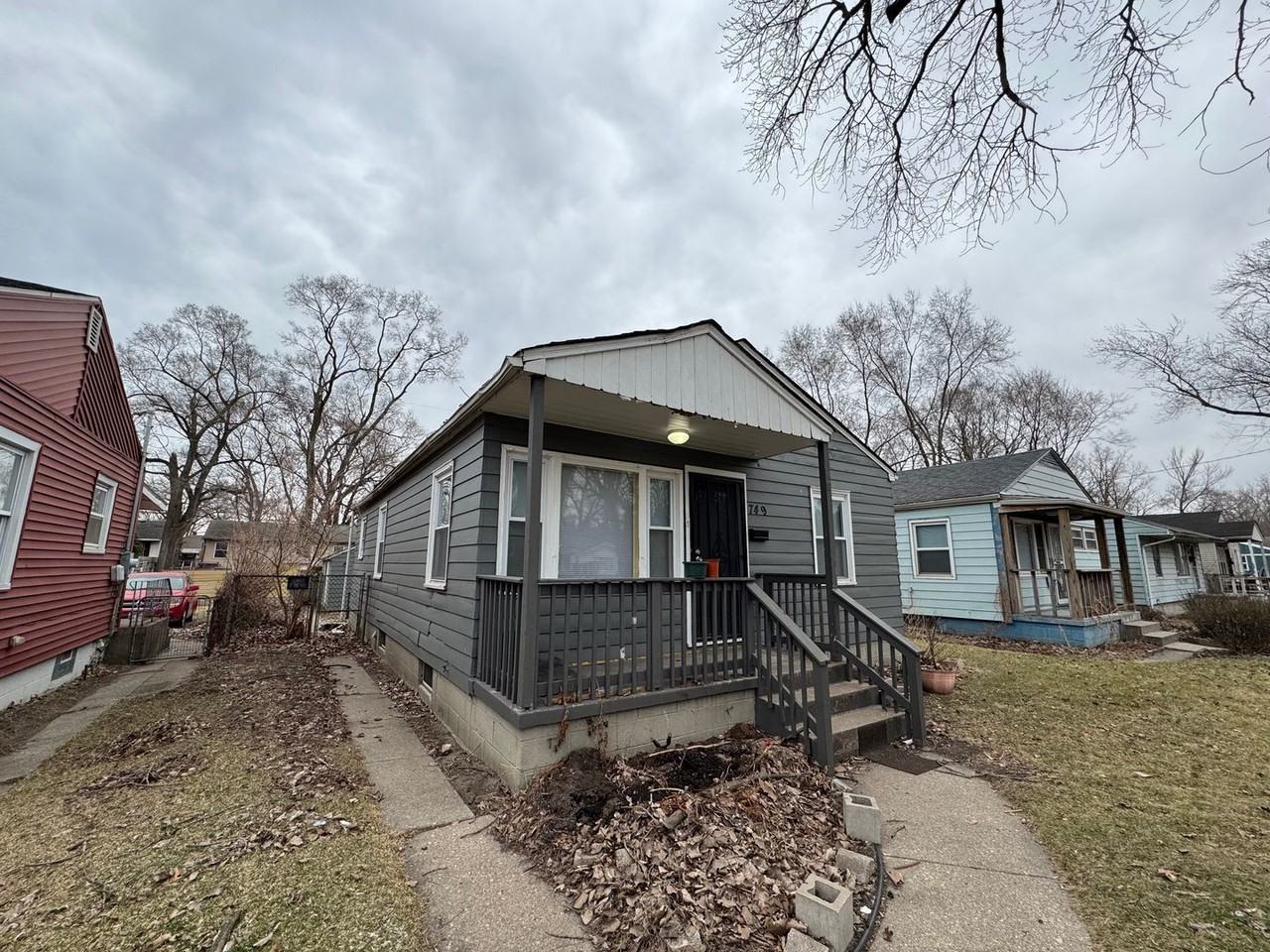 749 Hovey St - Photo 3 of 31