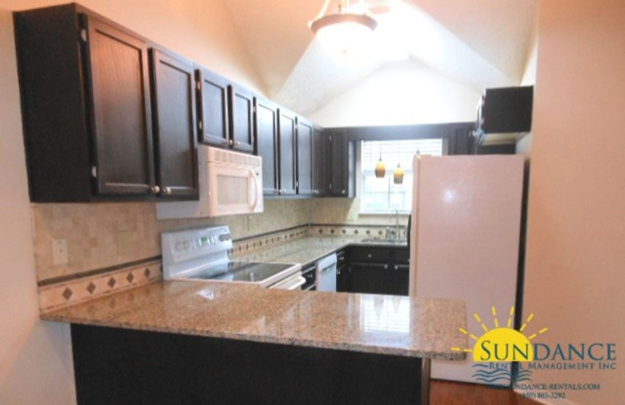 926 Roanoke Ct - Photo 3 of 14