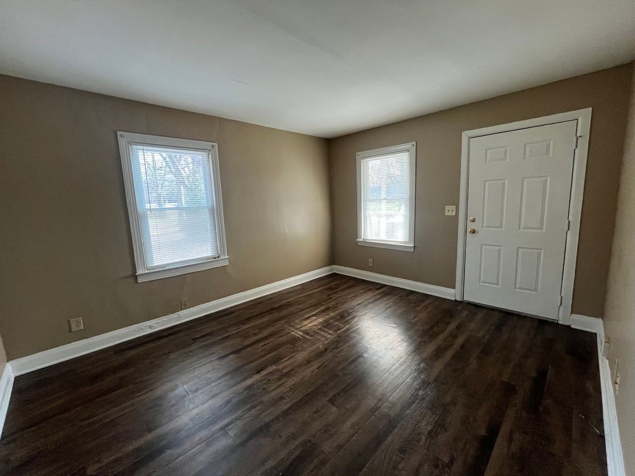 2317 Dulworth Dr - Photo 6 of 19