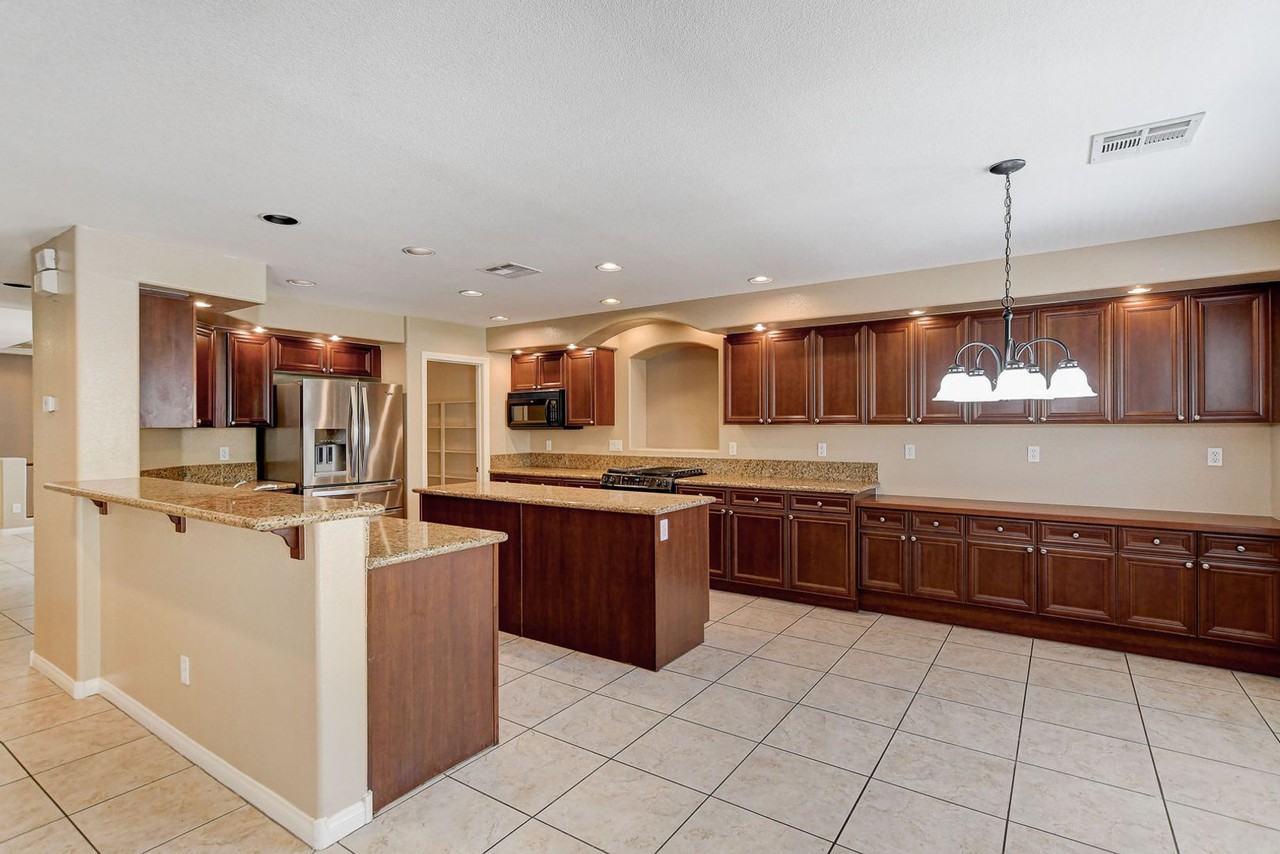 656 Doubleshot Ln - Photo 5 of 37