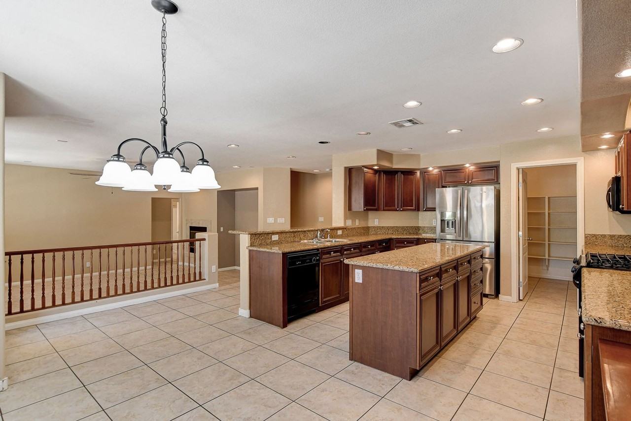 656 Doubleshot Ln - Photo 7 of 37