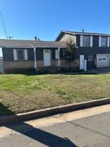 904 Se 34th St - Photo 1 of 1