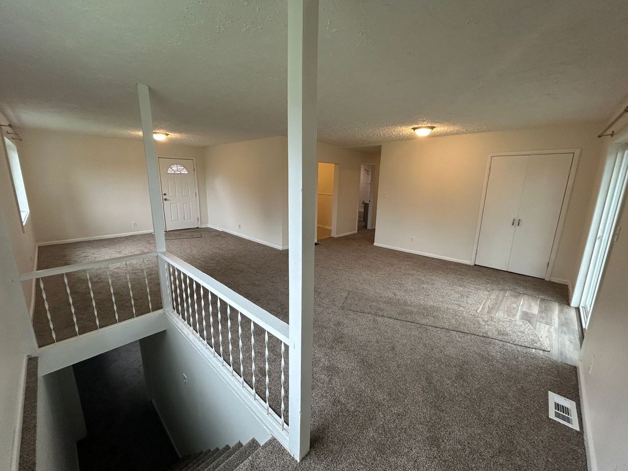 504 Bates Rd - Photo 4 of 36