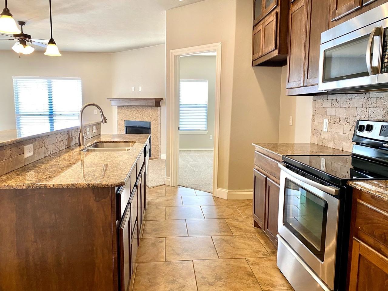 8100 Nw 158th St - Photo 3 of 22