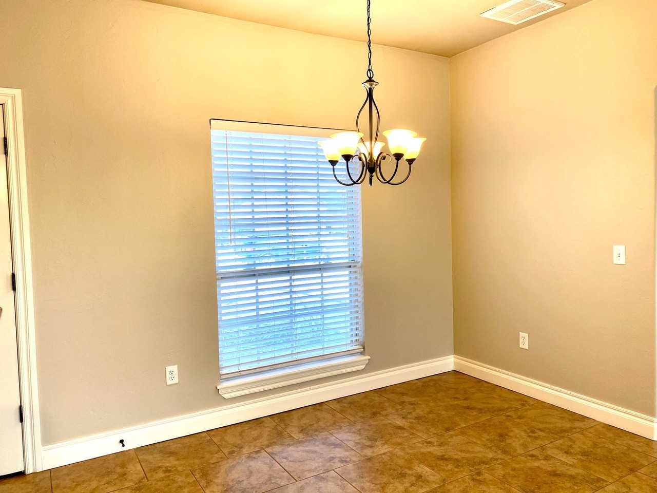 8100 Nw 158th St - Photo 5 of 22