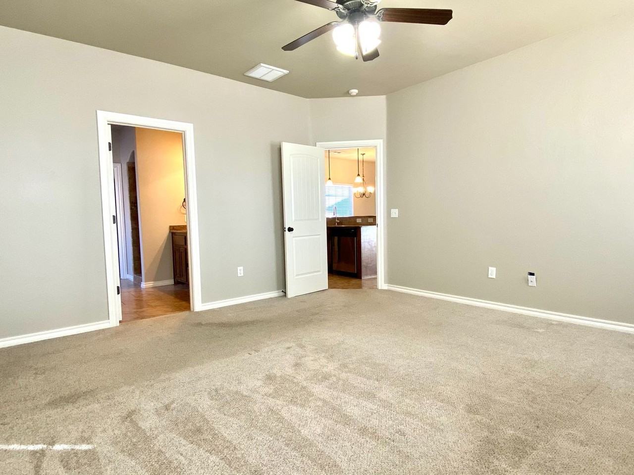 8100 Nw 158th St - Photo 6 of 22