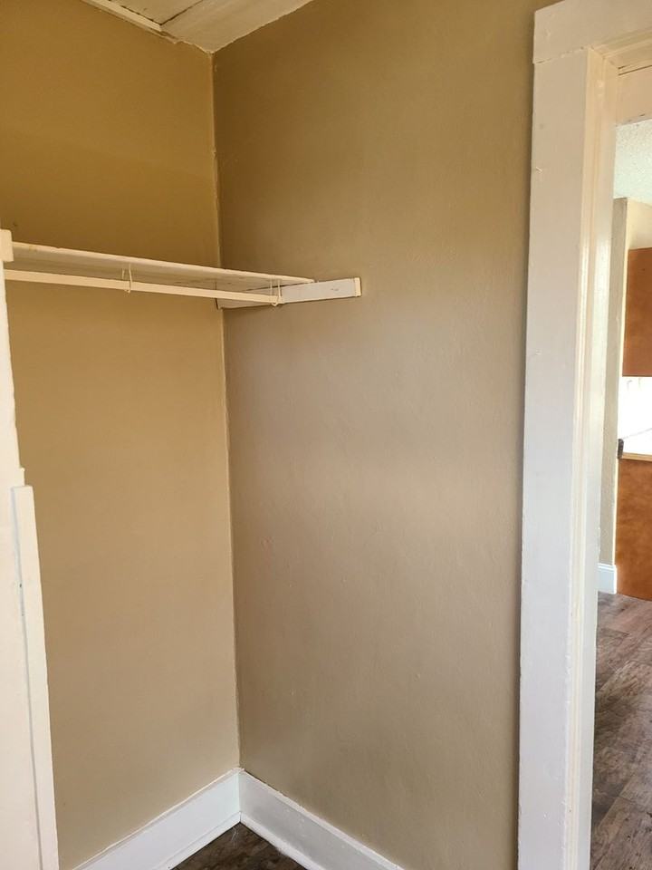 412 Hartman Ave - Photo 5 of 9