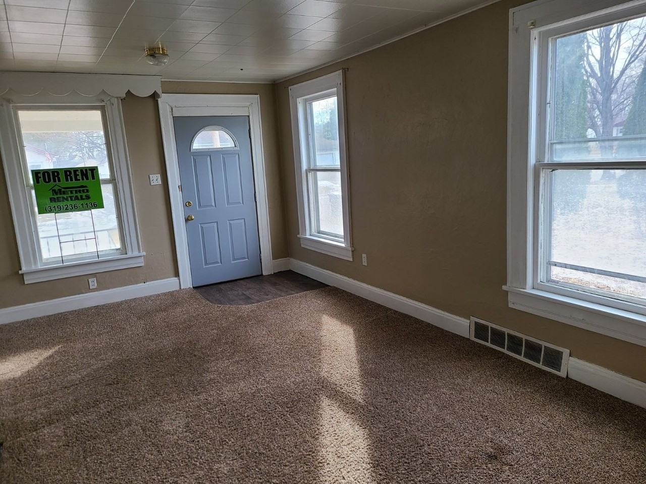 412 Hartman Ave - Photo 7 of 9