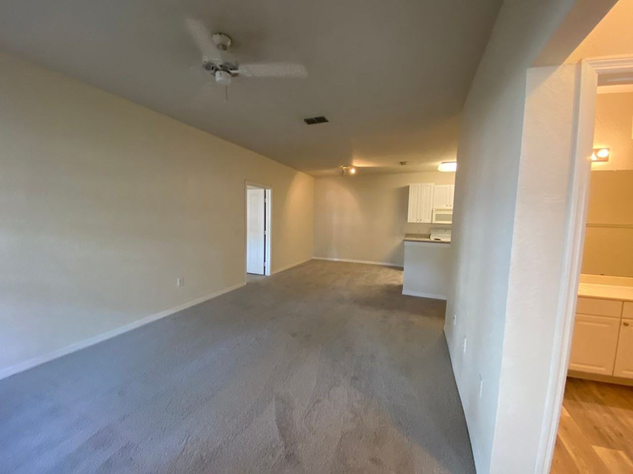 8009 Hemingway Cir - Photo 6 of 18