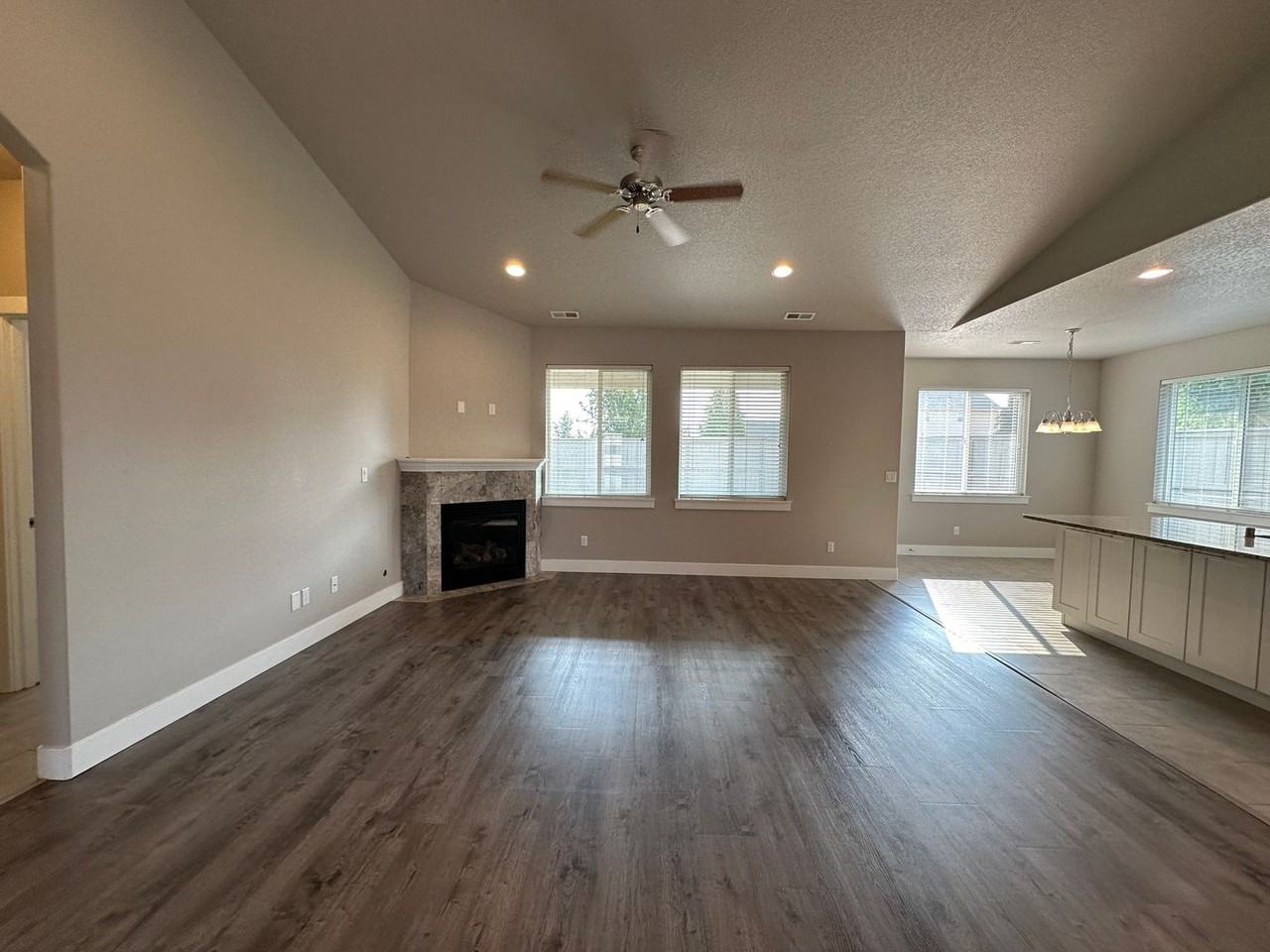 906 N Oklahoma Pl - Photo 2 of 30