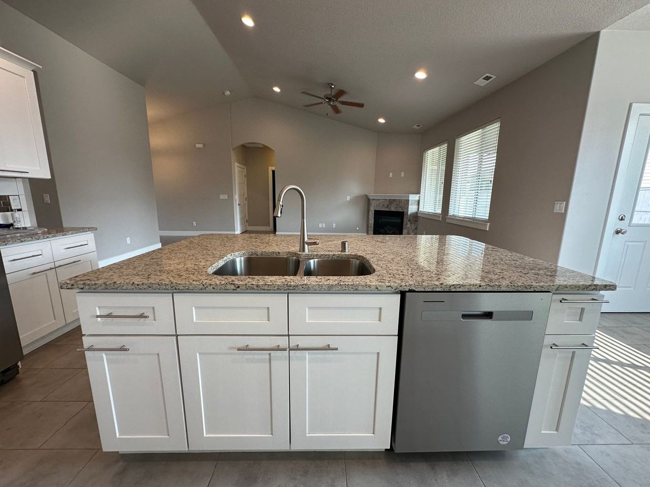 906 N Oklahoma Pl - Photo 5 of 30