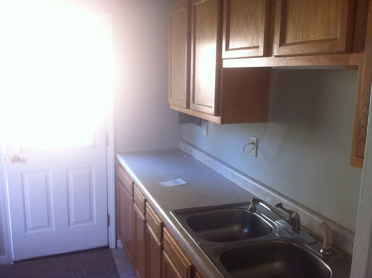 1013 Beck Ln - Photo 4 of 31