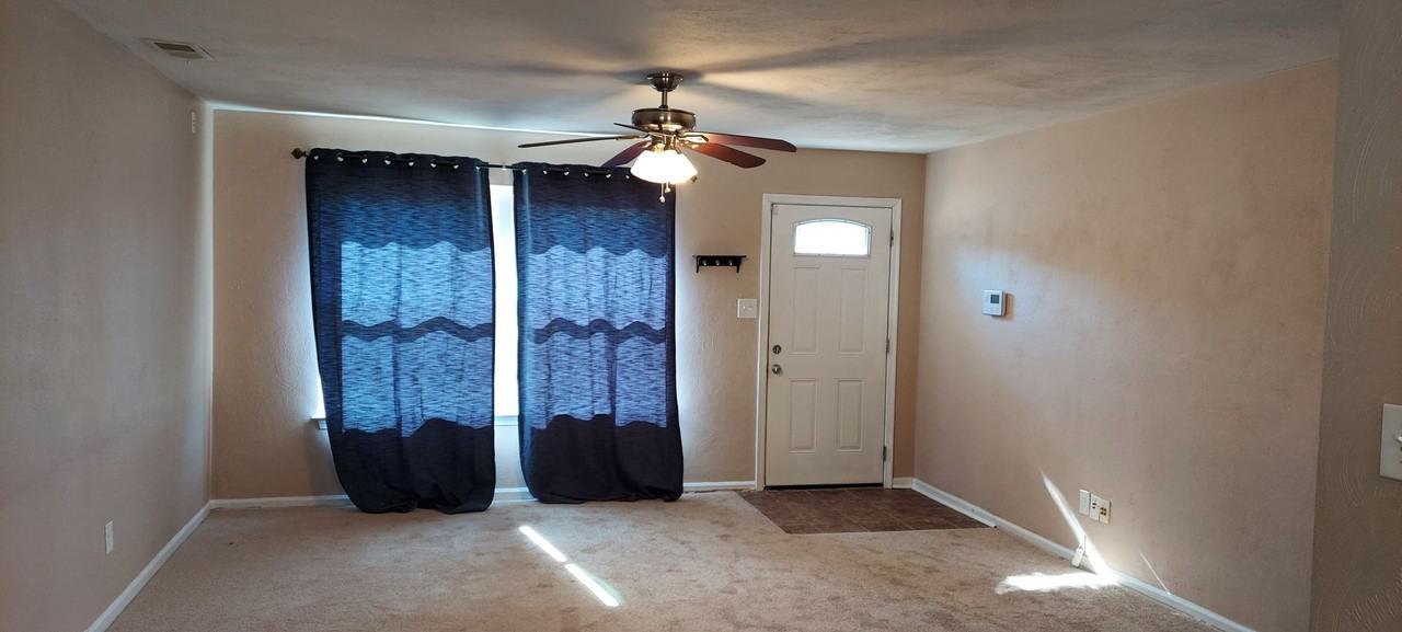 2876 Bamberg Pl - Photo 2 of 13