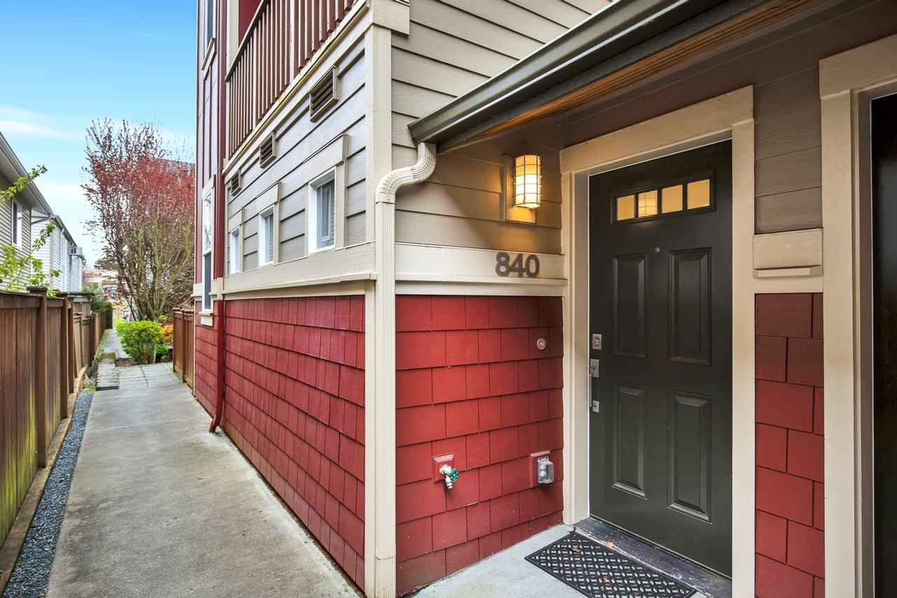 840 N 145th Ln - Photo 3 of 25