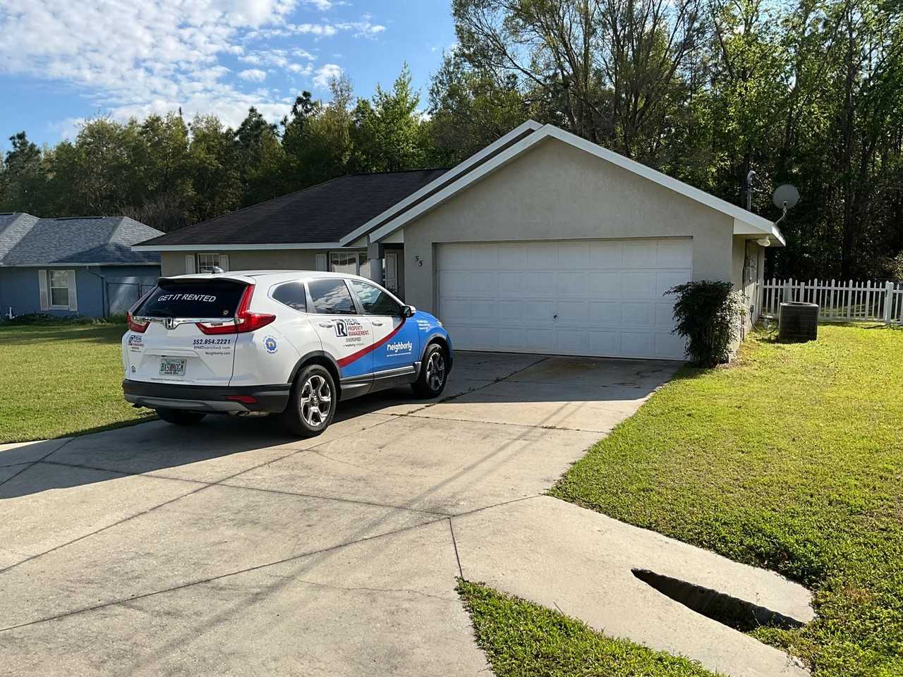 55 Almond Dr - Photo 2 of 17