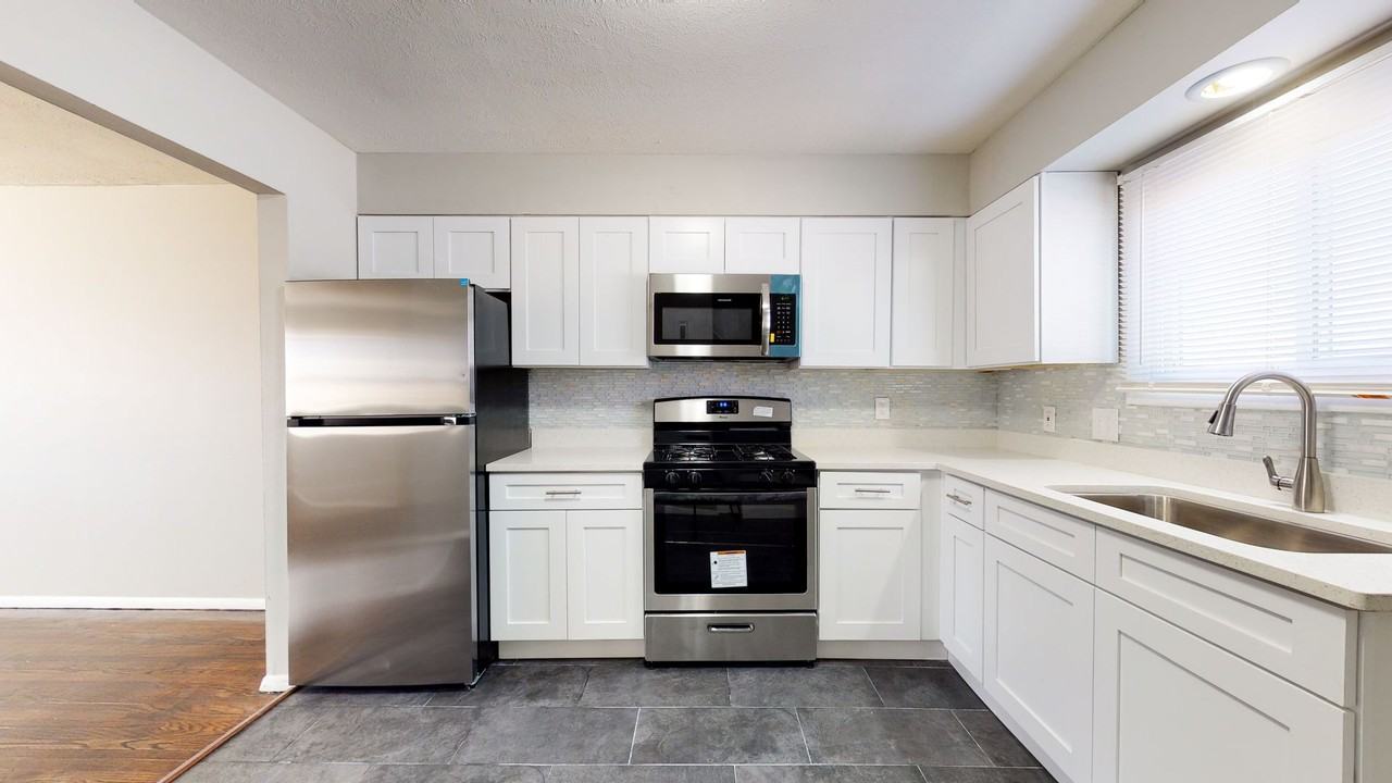 2203 Todd Dr - Photo 6 of 11