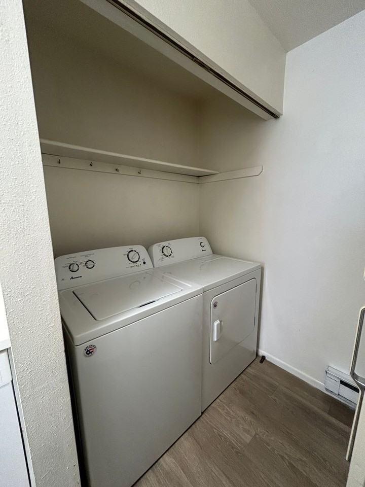 726 Delaware Ave #B - Photo 7 of 21