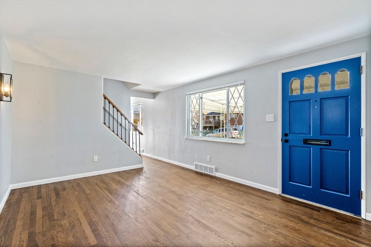 217 Key Dr - Photo 3 of 16