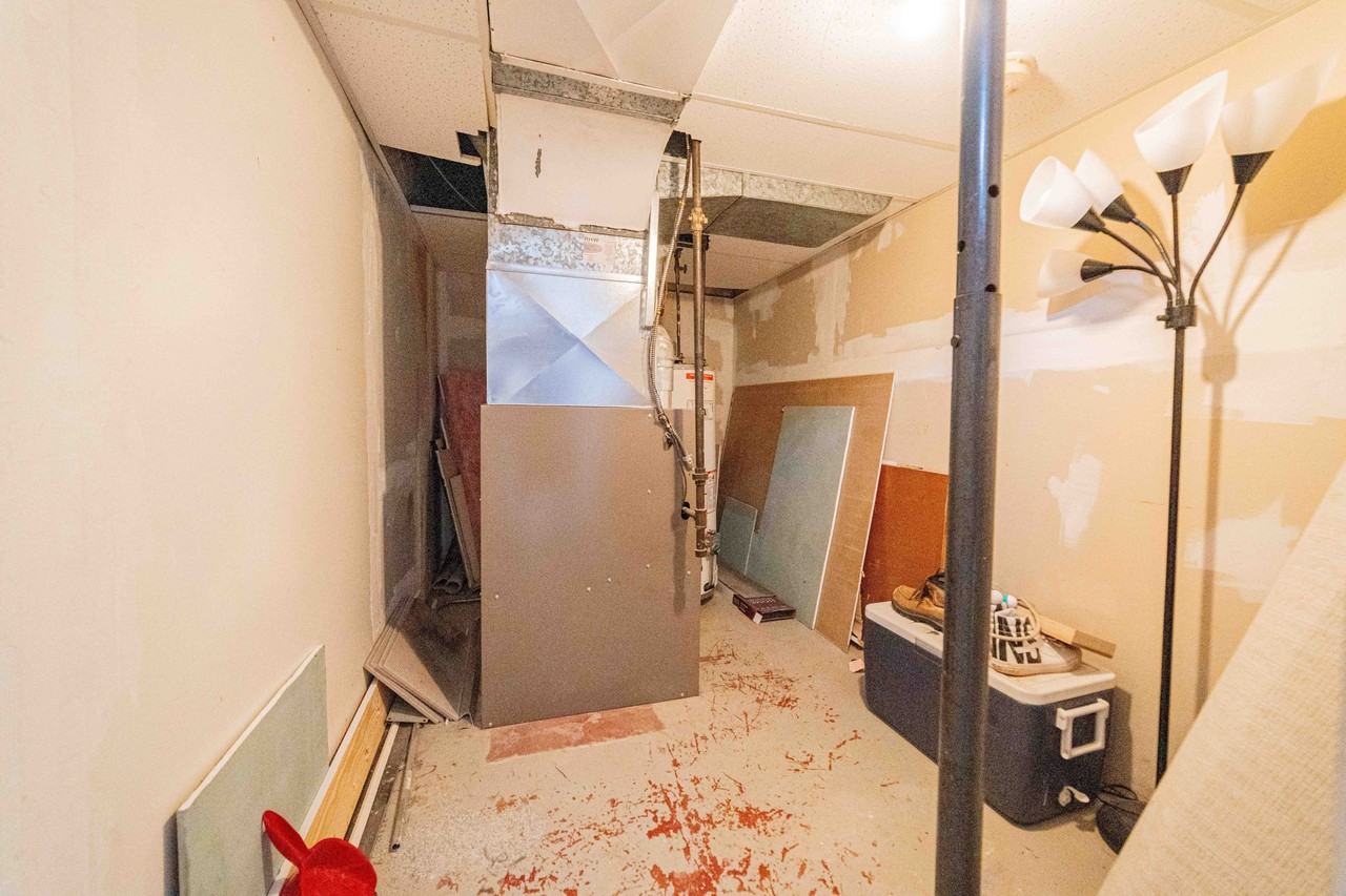 371 Ambrose St - Photo 5 of 6