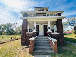 featured image of 9917 Woodside St