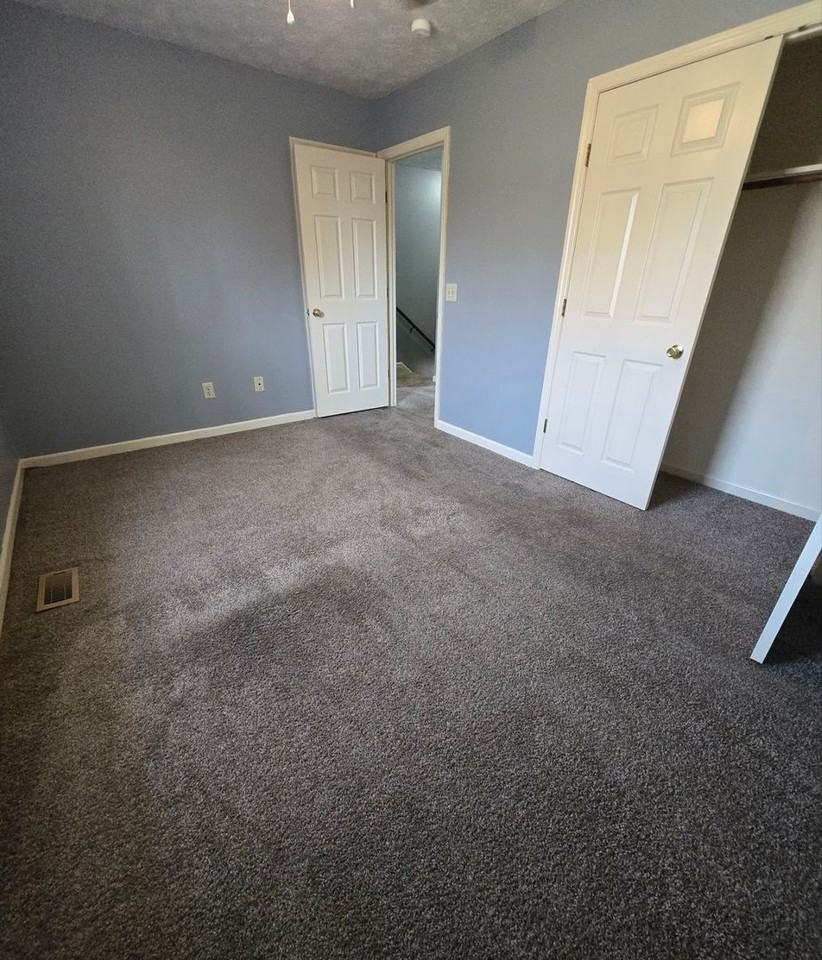 5304 Whisperwood Ct - Photo 2 of 8