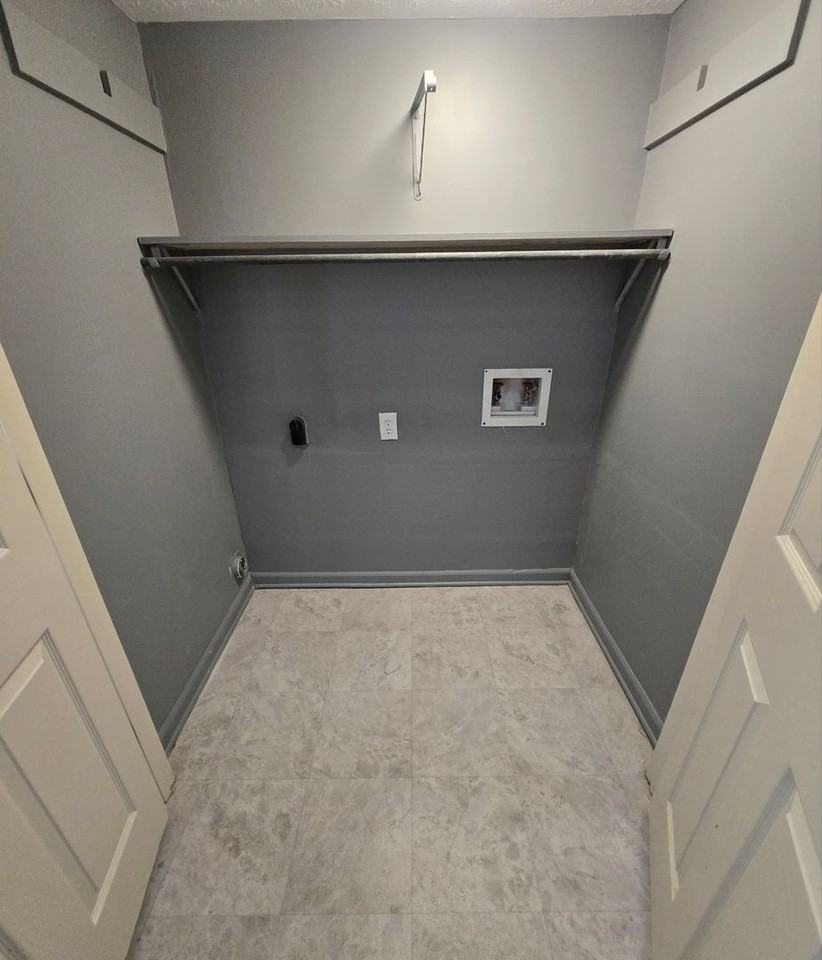 5304 Whisperwood Ct - Photo 3 of 8