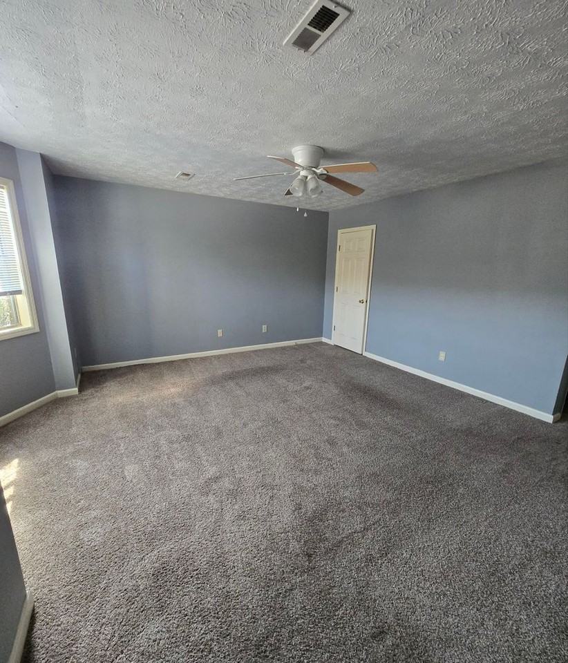 5304 Whisperwood Ct - Photo 5 of 8