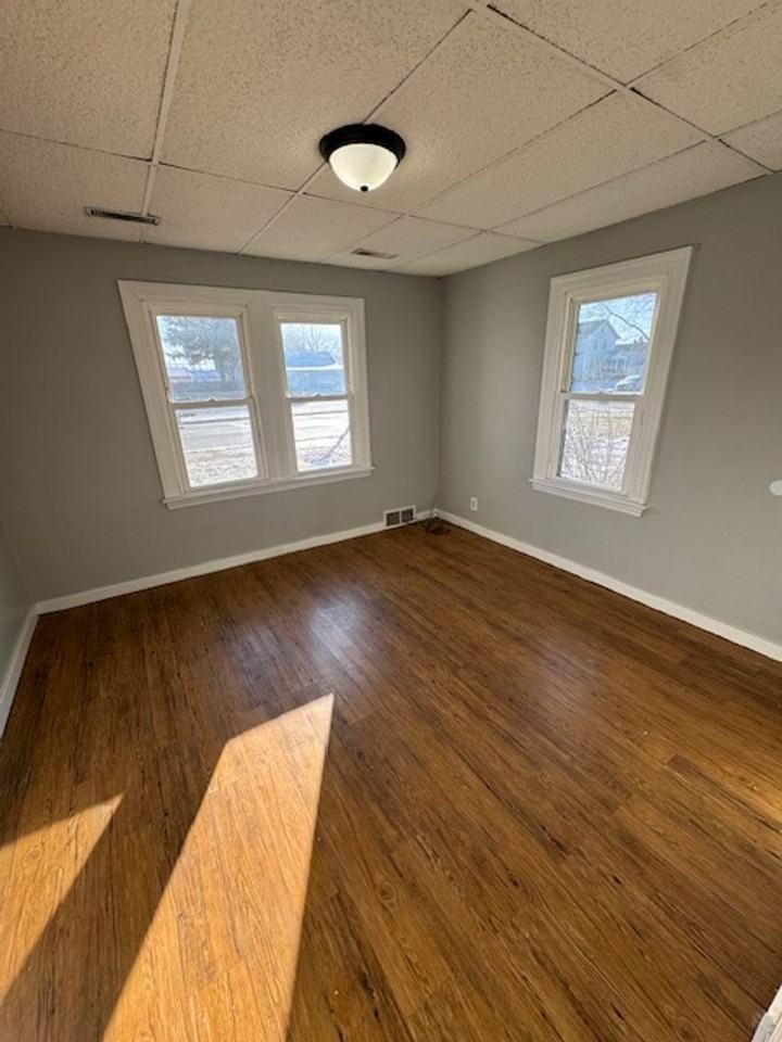 608 State St - Photo 3 of 8