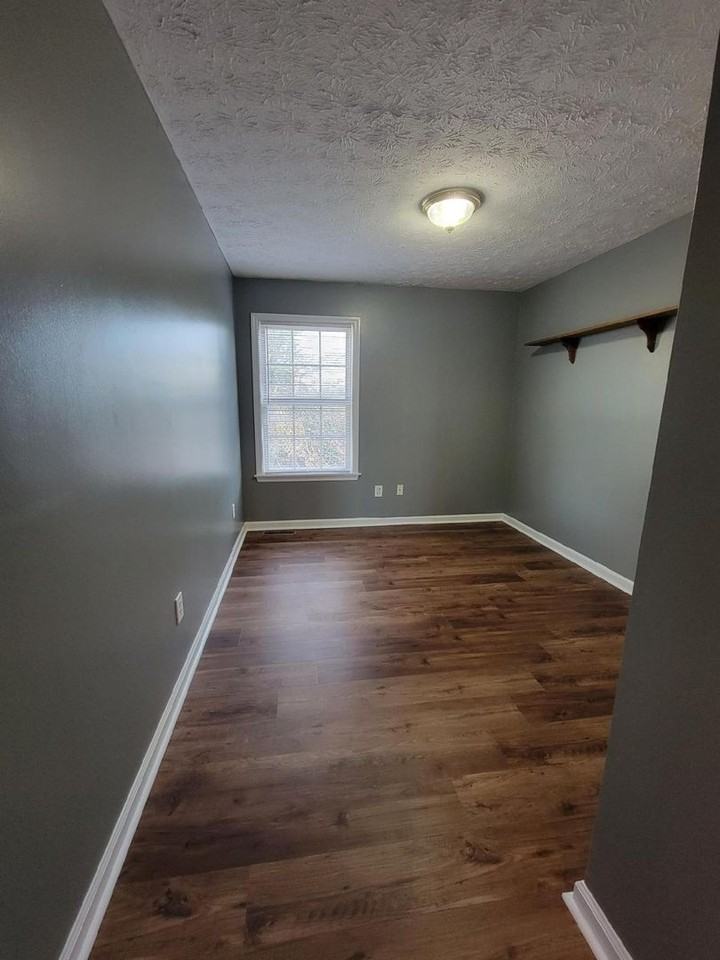 648 Hugging Bear Dr - Photo 2 of 16