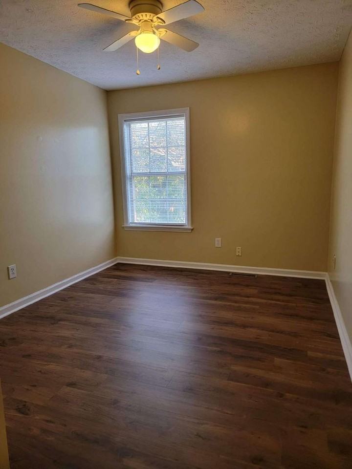 648 Hugging Bear Dr - Photo 3 of 16