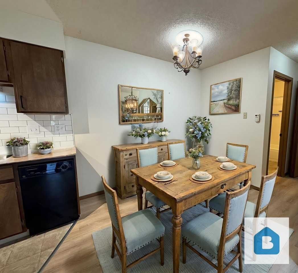 The Meadows - Photo 6 of 8