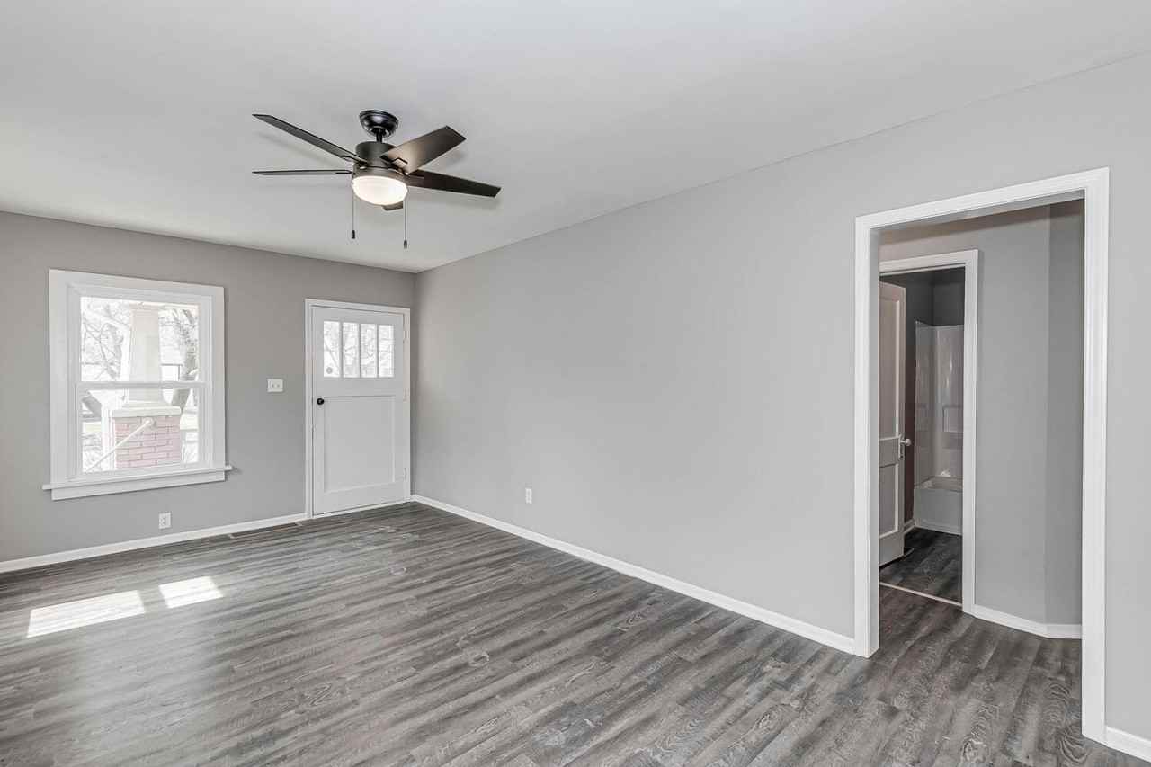 730 S Volutsia Ave - Photo 4 of 13