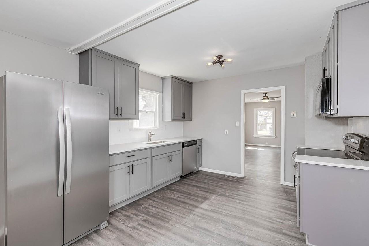 730 S Volutsia Ave - Photo 6 of 13