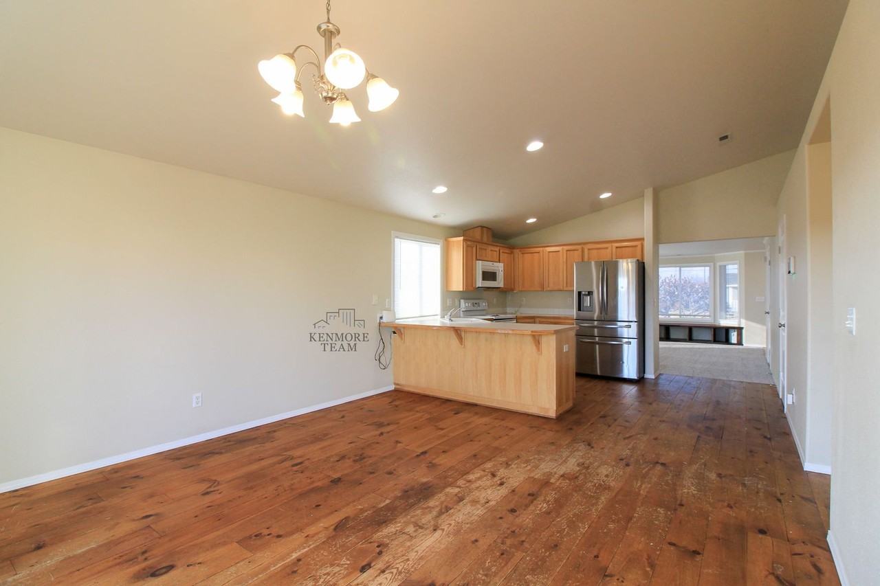 4603 Clydesdale Ln - Photo 3 of 9