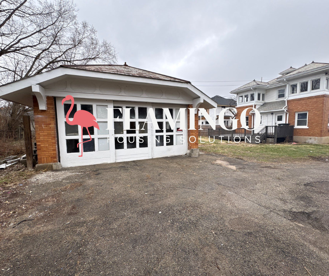 2715 N Main St - Photo 6 of 30