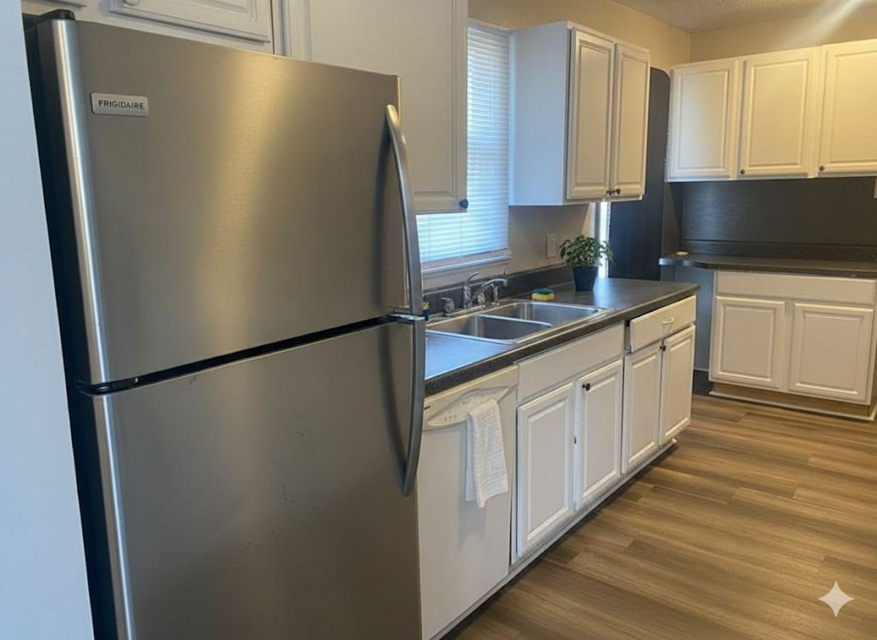 329 Richmond Dr - Photo 2 of 11