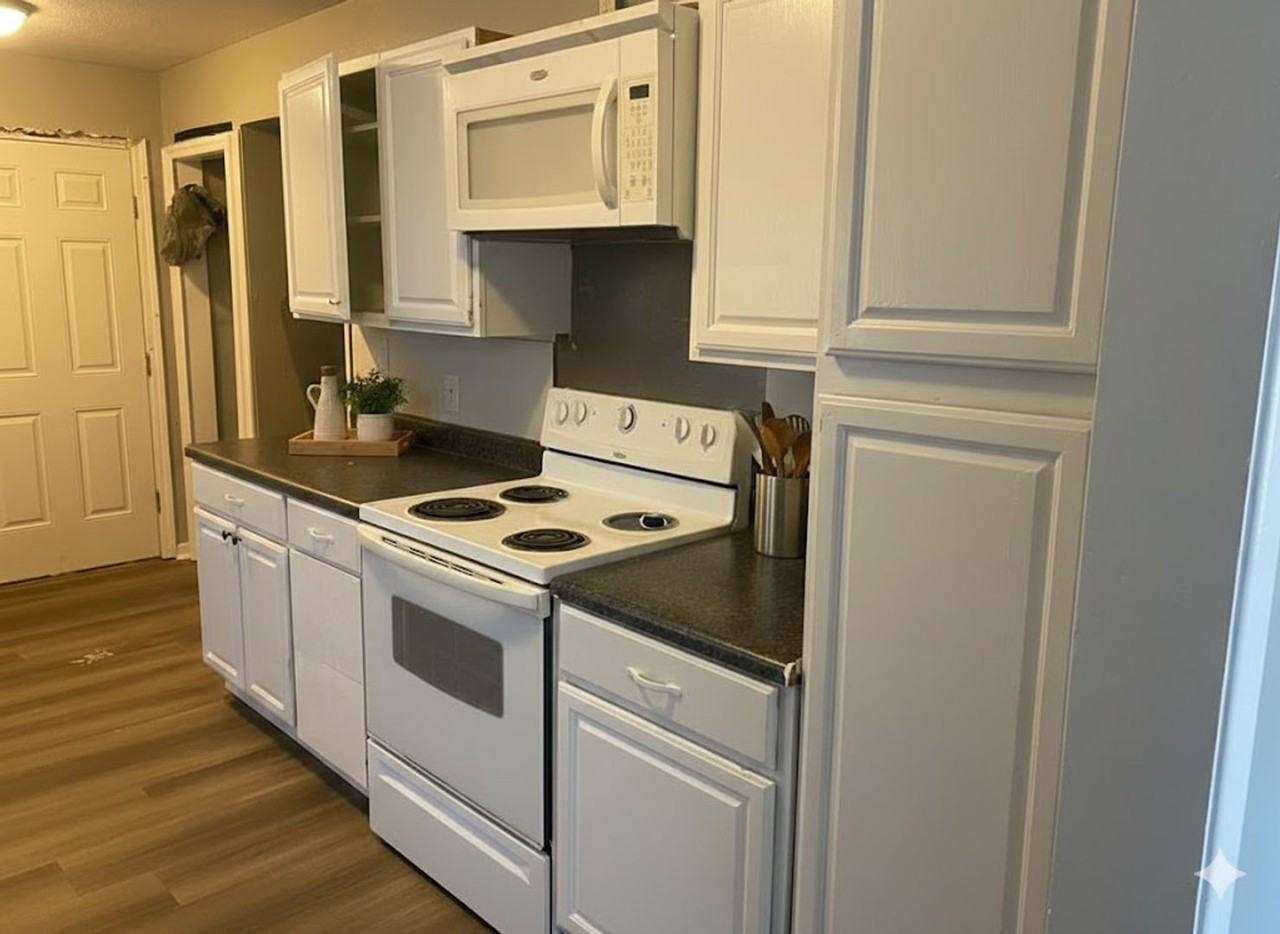 329 Richmond Dr - Photo 3 of 11