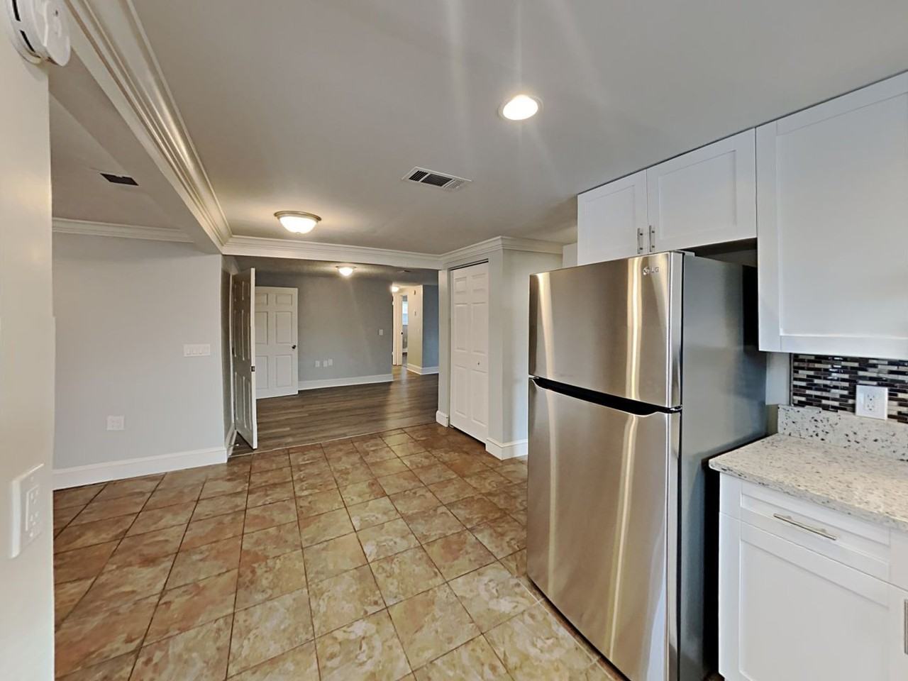 6831 Tierra Linda St - Photo 4 of 18