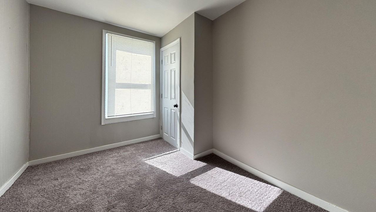 2644 S Felton St - Photo 5 of 15