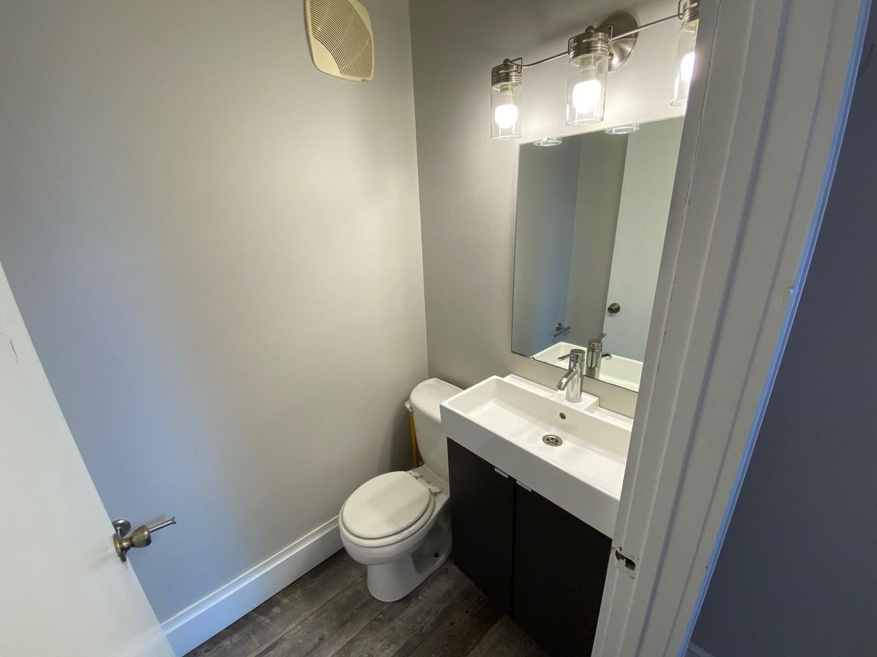 109 E 4th Ave - Photo 4 of 22