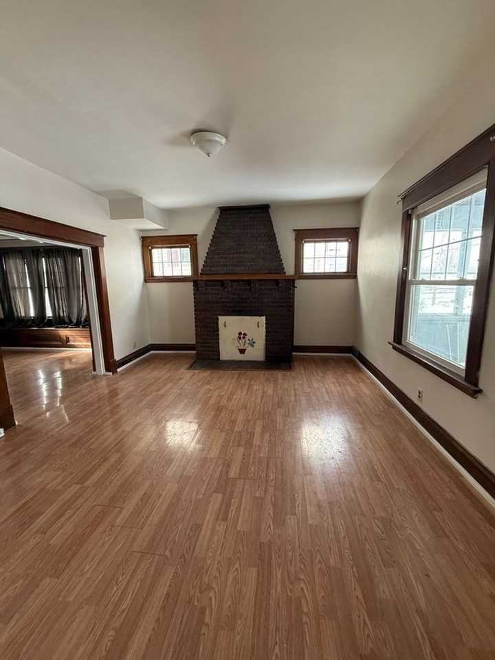 9 W Moody Ave - Photo 2 of 8