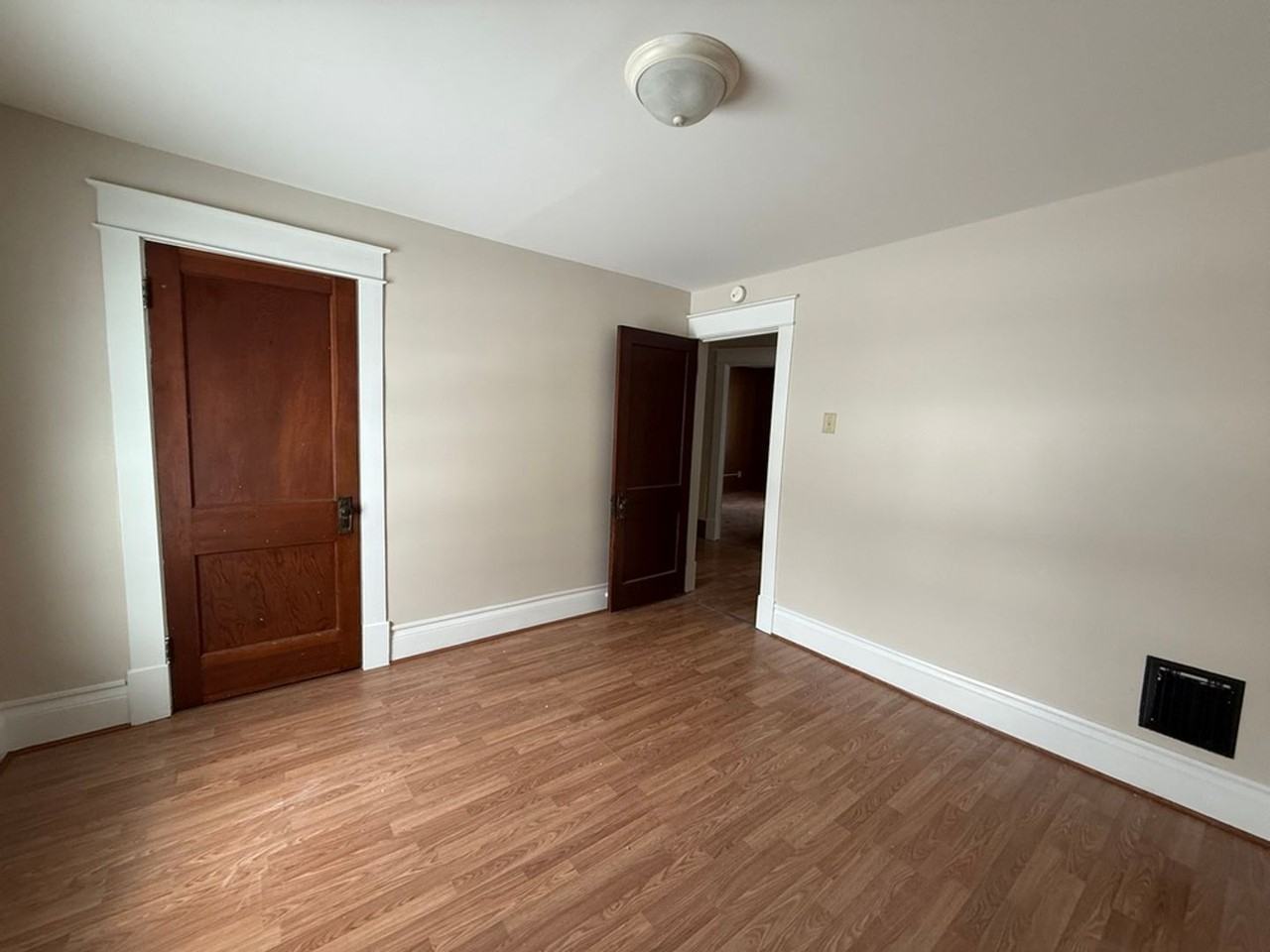 9 W Moody Ave - Photo 6 of 8