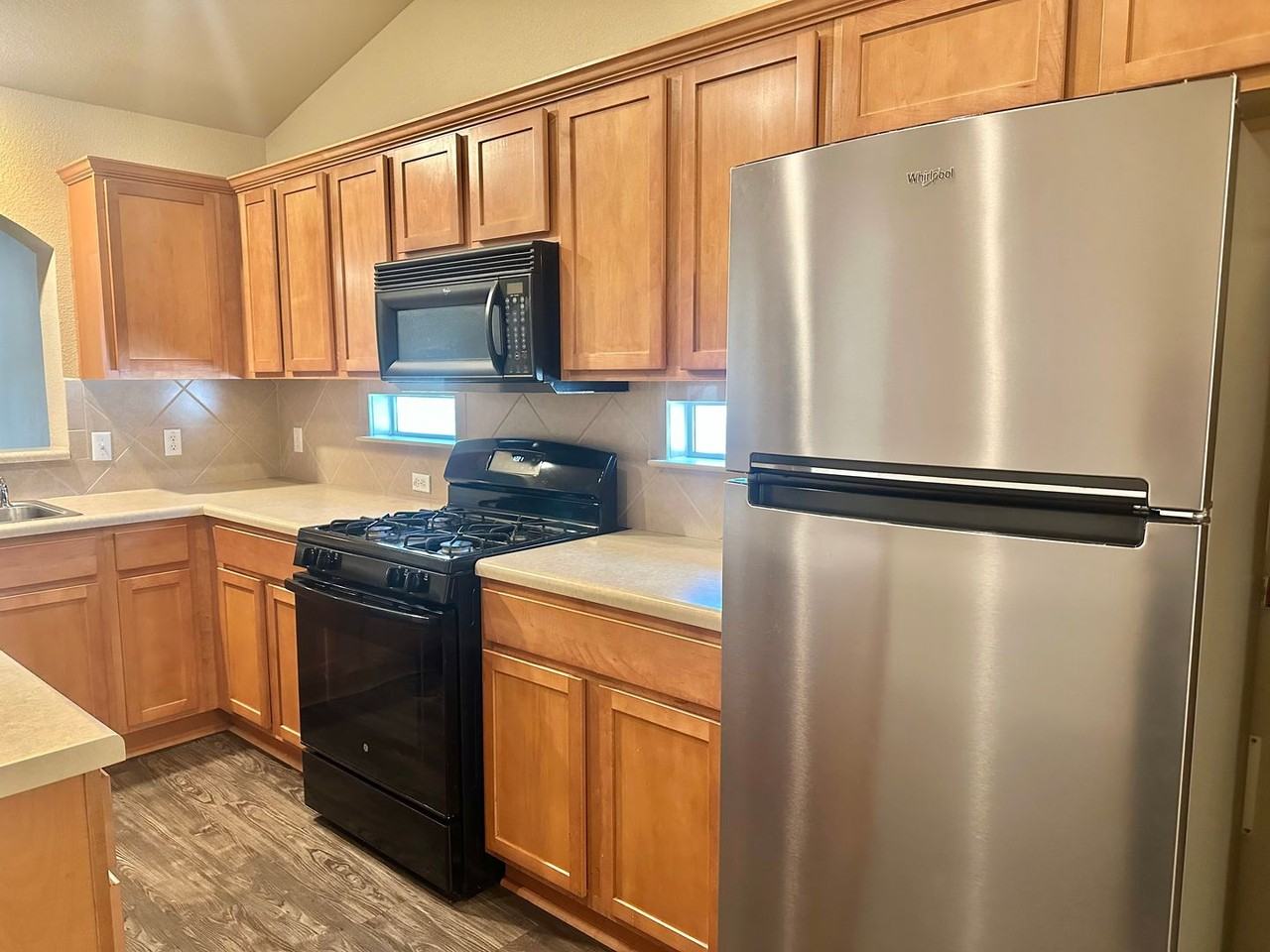 210 Lollipop Ln - Photo 7 of 18