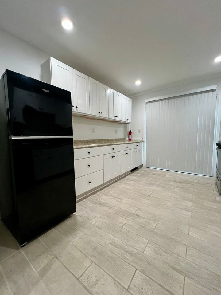 853 Earp St - Photo 4 of 17