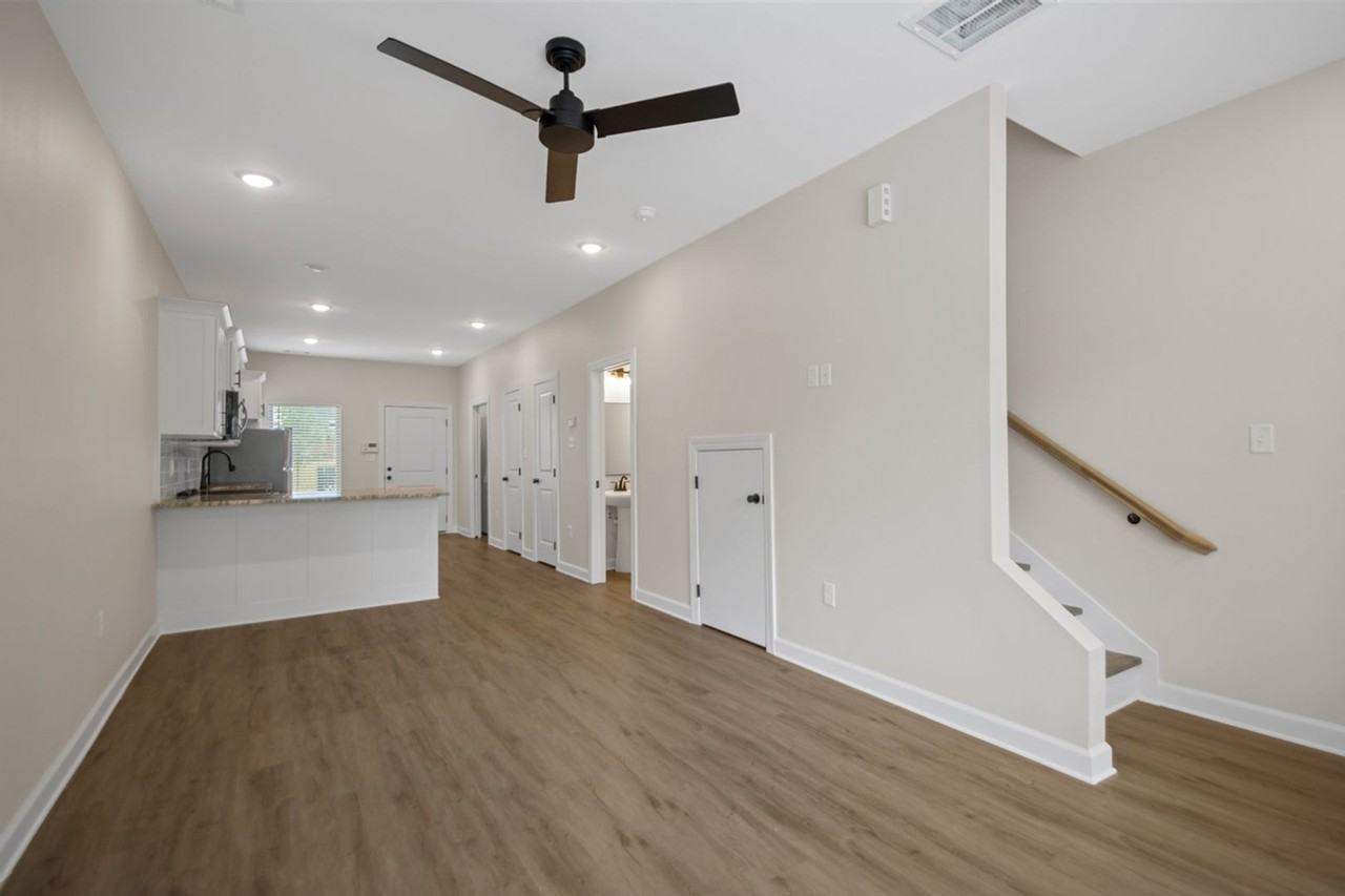 201 E 17th St - Photo 4 of 22