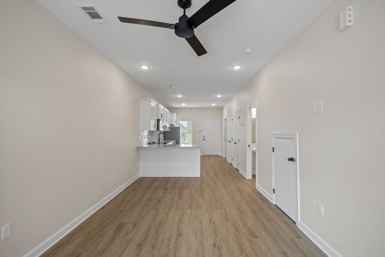 201 E 17th St - Photo 5 of 22